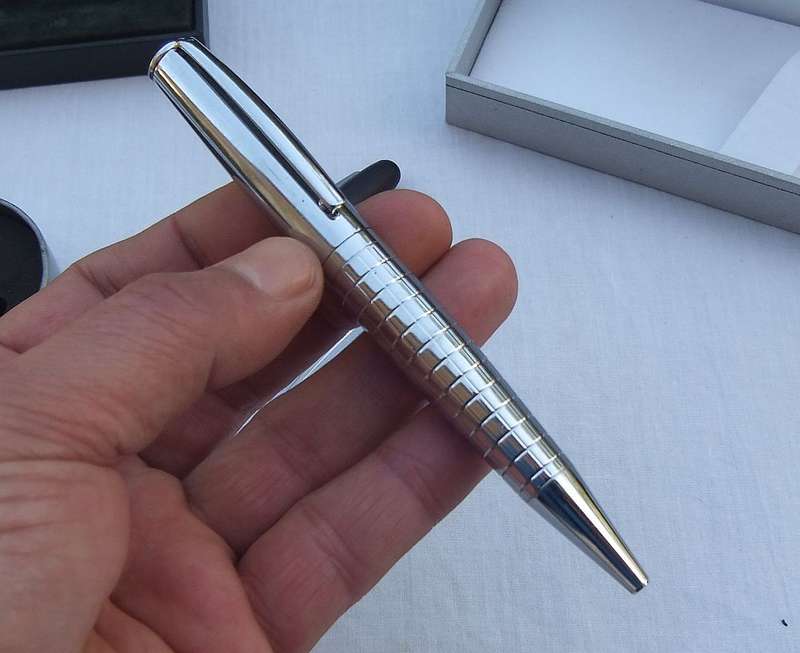 4 AWESOME VINTAGE GOOD QUALITY PENS - CORPORATE GIFTS "FNB" -ADPEL , SHEAFFER , CROSS !! BID FOR ALL