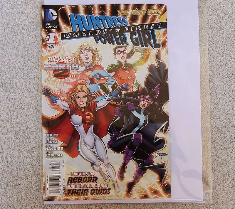 2012 DC COMICS - HUNTRESS & POWER GIRL #1