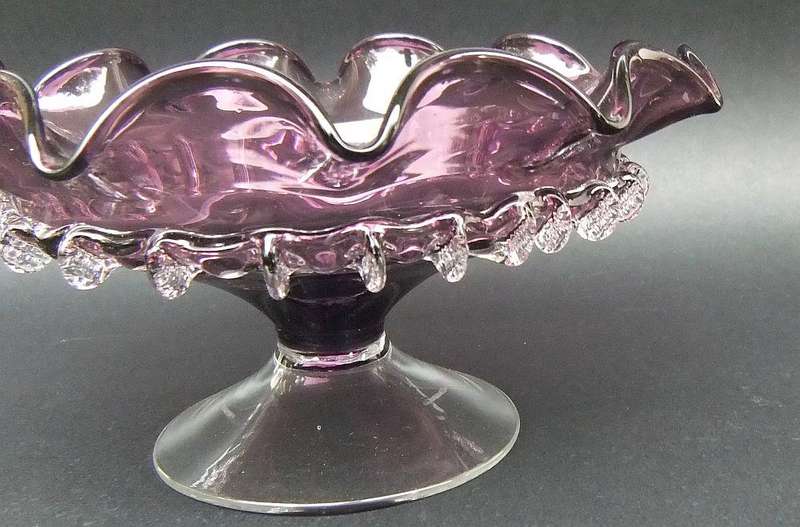 A STUNNING VINTAGE MID CENTURY VENETIAN GLASS RAISED BOWL FOR SWEETIES AND OTHER TREATS