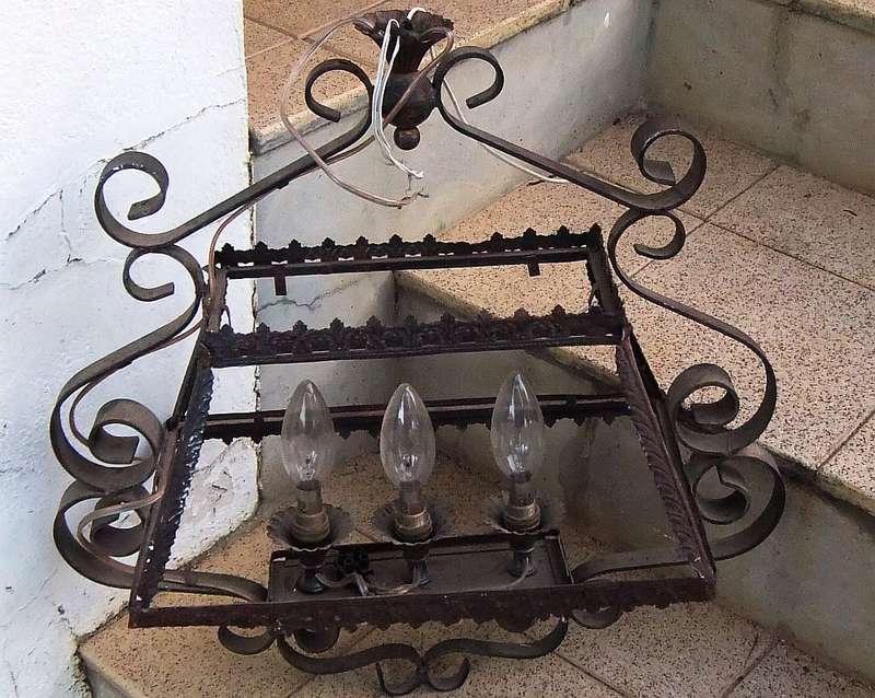 A MUST SEE !! AN AWESOME VINTAGE RUSTIC HANDMADE METAL CHANDELIER !! FIT FOR YOUR CASTLE !!