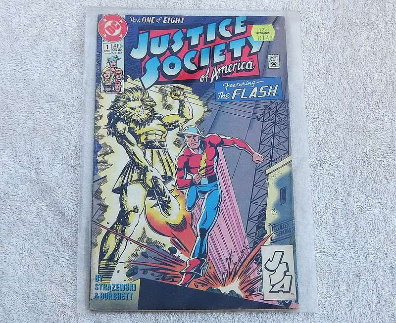 1991 DC COMICS - JUSTICE LEAGUE OF AMERICA #1 ( FEATURING THE FLASH )