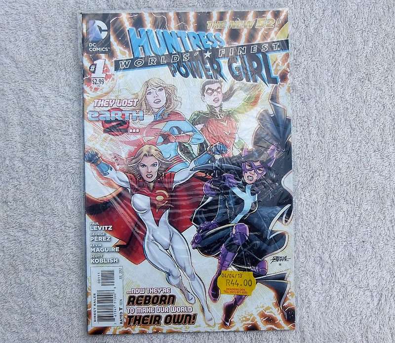 2012 DC COMICS - WORLDS FINEST - HUNTRESS POWER GIRL #1