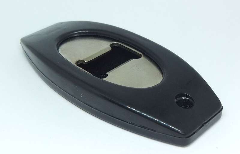A VINTAGE GUINNESS ADVERTISING BOTTLE OPENER