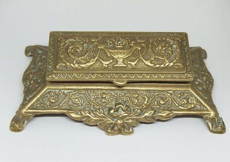 WOW !! A STUNNING OLD SOLID BRASS ART NOUVEAU STYLE STAMP SAFE IN EXCELLENT CONDITION !! DESKPIECE