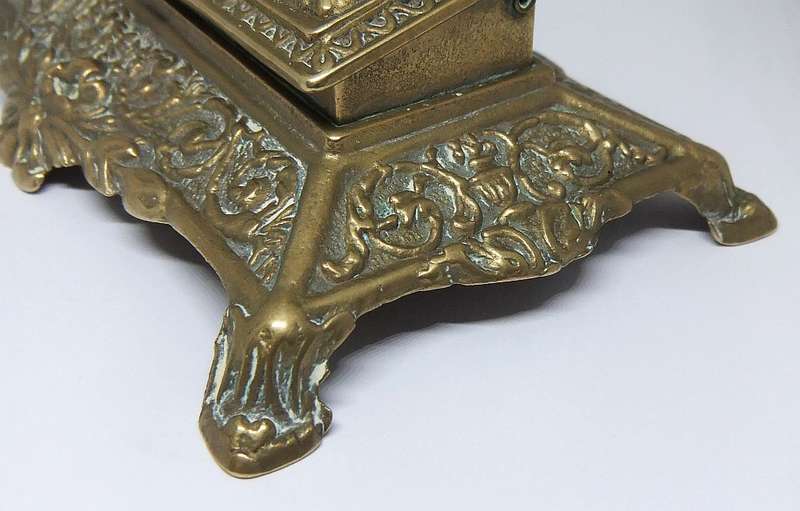 WOW !! A STUNNING OLD SOLID BRASS ART NOUVEAU STYLE STAMP SAFE IN EXCELLENT CONDITION !! DESKPIECE