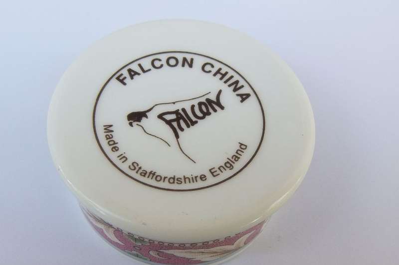 A VERY CHARMING SMALL ROUND VINTAGE PORCELAIN TRINKET BOX BY FALCON CHINA MADE IN ENGLAND