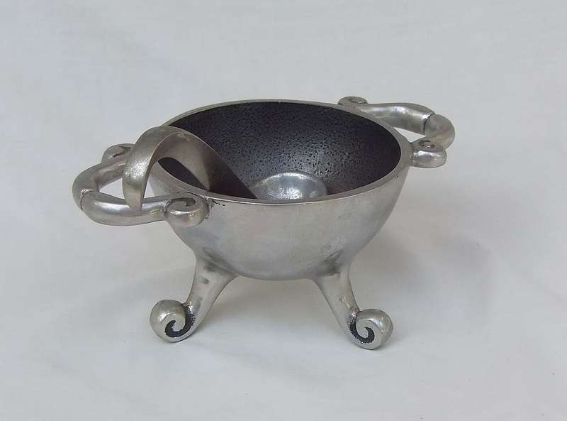 WOW !! A STUNNING CARROL BOYES STYLE CONDIMENT BOWL WITH SPOON IN UNUSED CONDITION !! MUST HAVE !!