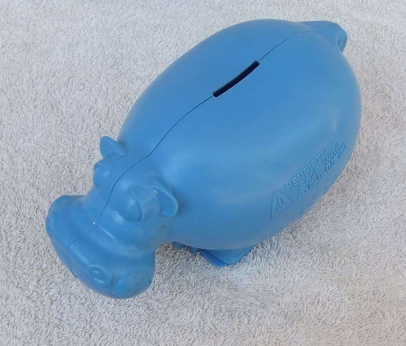 COOL FIND !! A VINTAGE 1980`s MONEY BOX MADE FOR ALLIED BANK - HENRIETTA THE HIPPO !! BILINGUAL
