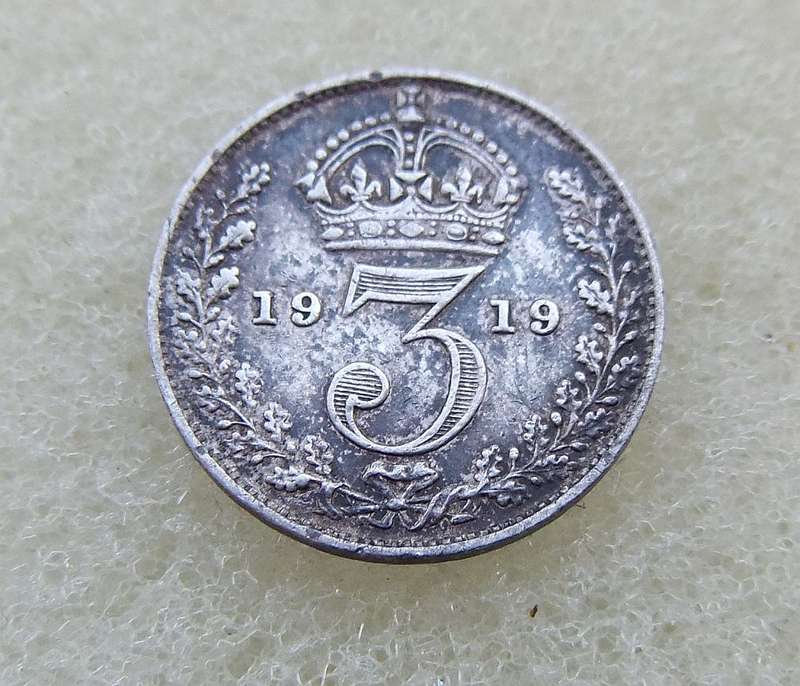 1919 BRITISH THREEPENCE COIN - STERLING SILVER