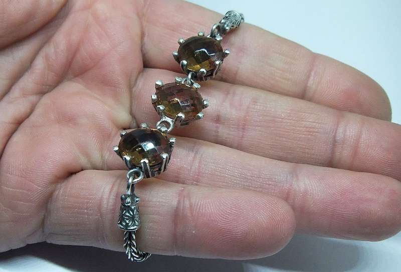 A SUPERB STERLING SILVER BRACELET SET WITH FACETED SMOKY CITRINE INSETS !! IMPORTED FROM TURKEY