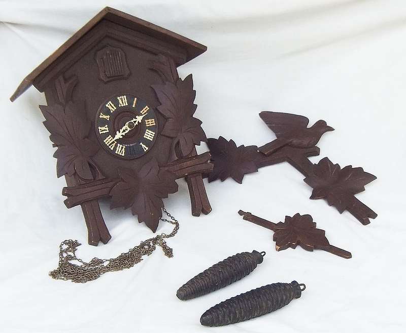 A VERY CHARMING VINTAGE 1940`S GERMAN MADE REGULA, BLACK FOREST CUCKOO CLOCK - AS IS - UNTESTED