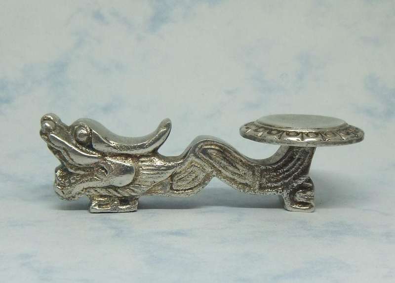 WOW !! AN AWESOME OLD HEAVY CHINESE DRAGON MOTIF NICKEL SILVER SPOON REST IN GREAT CONDITION !!