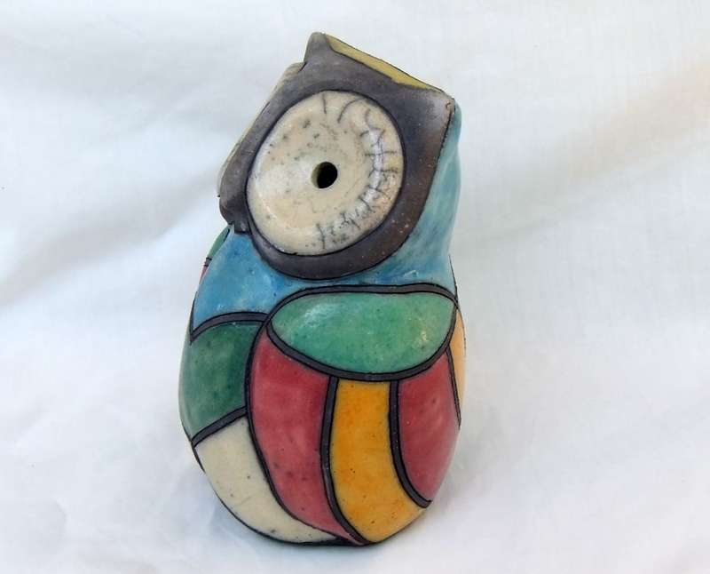 WOW !! A SUPERB VINTAGE HAND MADE AND HAND PAINTED SOUTH AFRICAN RAKU POTTERY OWL FIGURE !!