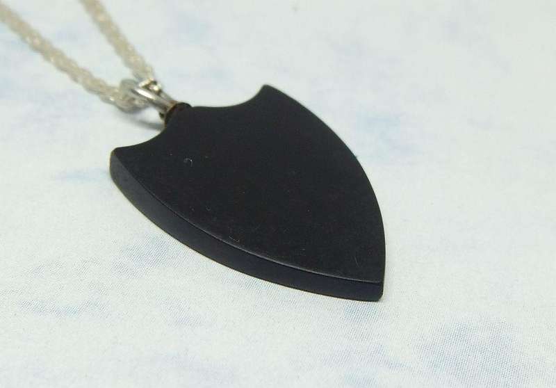 A GOOD QUALITY BRAND NEW STERLING SILVER NECKLACE WITH A RARE ANTIQUE PIETRA DURA PENDANT