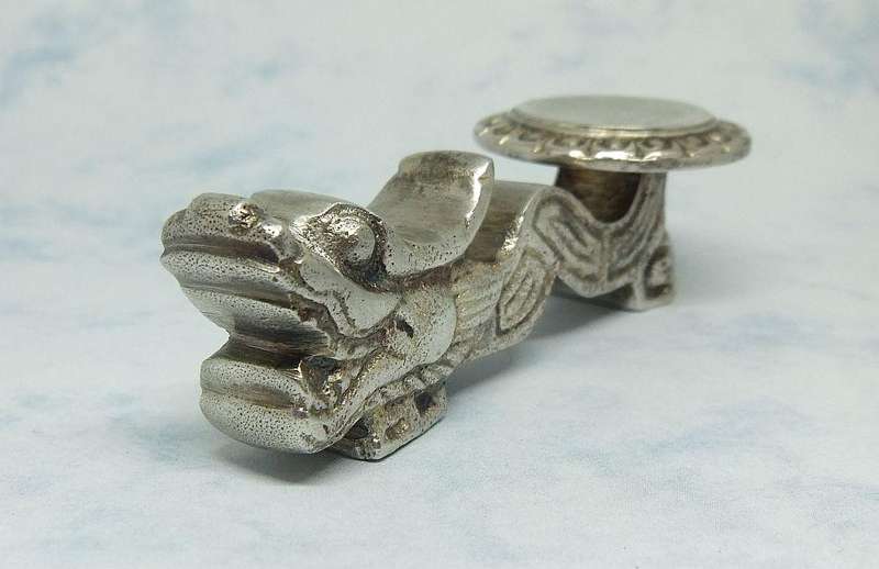 WOW !! AN AWESOME OLD HEAVY CHINESE DRAGON MOTIF NICKEL SILVER SPOON REST IN GREAT CONDITION !!