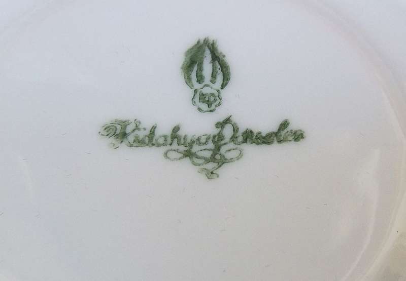 RARE FIND IN SA !! A HIGH CLASS VINTAGE KUTAHYA PORCELAIN PLATE IN ORIGINAL CASE !! WOW
