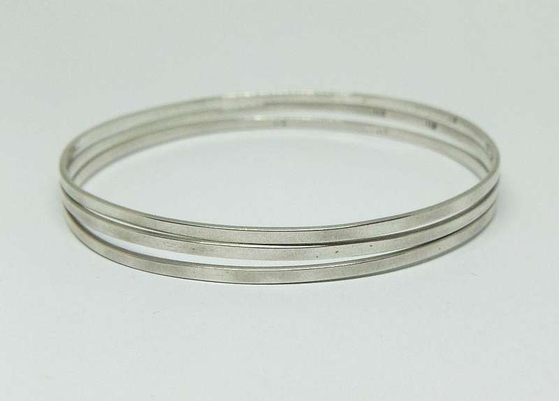 TRIPLE DEAL !! THREE VINTAGE SOLID STERLING SILVER BANGLES IN GOOD CONDITION !! MUST HAVE !!