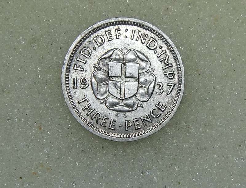1937 BRITISH SILVER THREEPENCE COIN