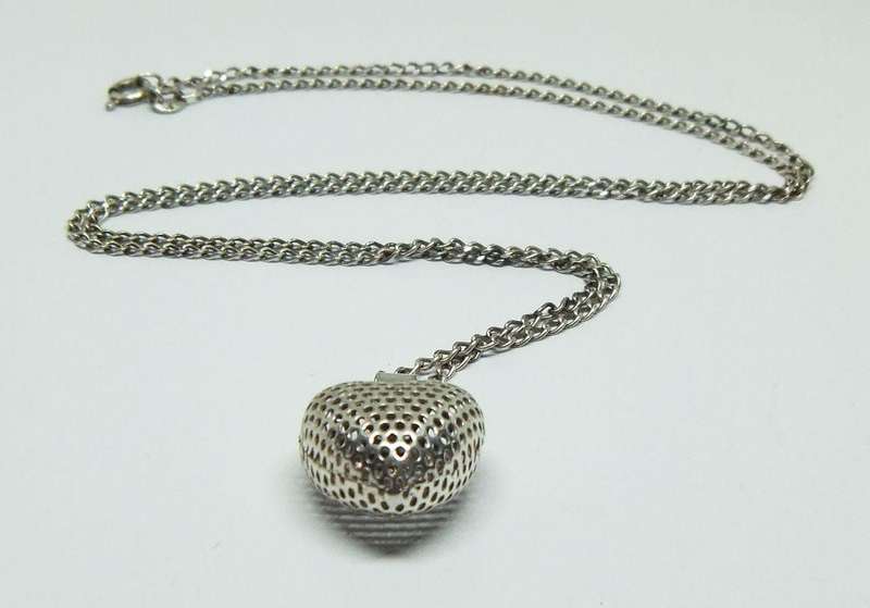 WOW !! AN EYE CATCHING STERLING SILVER HEART PENDANT WITH AN EXTRA LONG STERLING SILVER NECKLACE !!