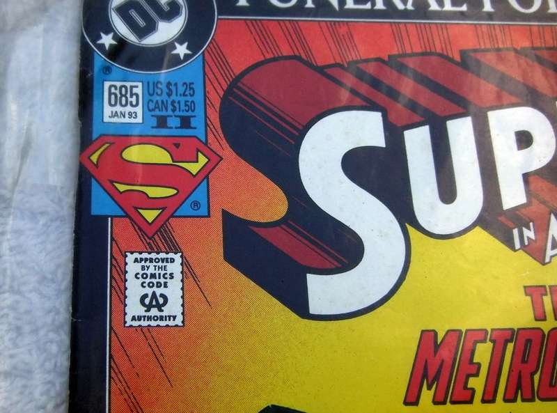 1993 DC COMICS - SUPERGIRL IN ACTION COMICS #685
