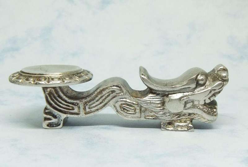 WOW !! AN AWESOME OLD HEAVY CHINESE DRAGON MOTIF NICKEL SILVER SPOON REST IN GREAT CONDITION !!