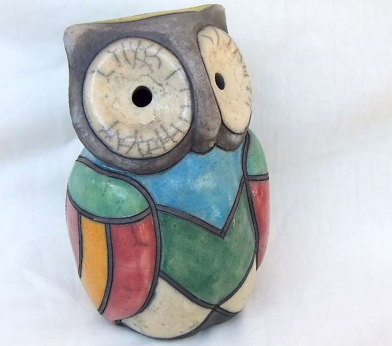WOW !! A SUPERB VINTAGE HAND MADE AND HAND PAINTED SOUTH AFRICAN RAKU POTTERY OWL FIGURE !!