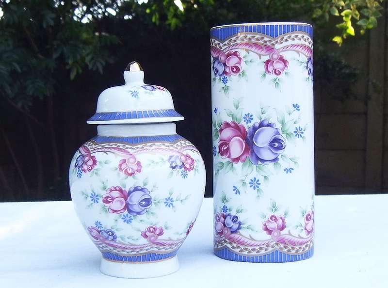 A BEAUTIFUL VINTAGE TRINKET JAR AND HOLDER DESIGNED BY PIERRE DUMAS FILS FOR LIMOGES FRANCE