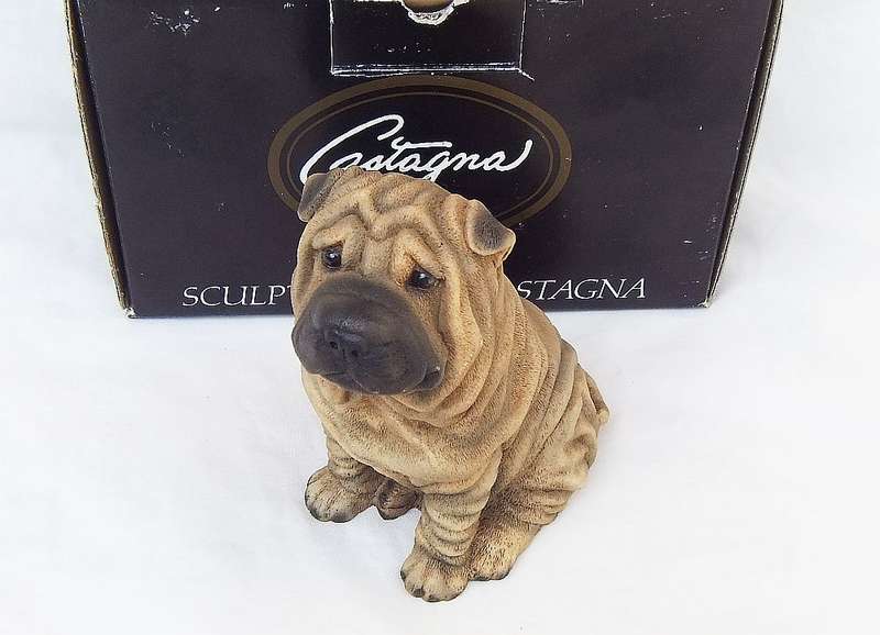 AN ADORABLE DETAILED VINTAGE SHAR-PEI FIGURINE BY CASTAGNA OF ITALY WITH ORIGINAL BOX DATED 1988