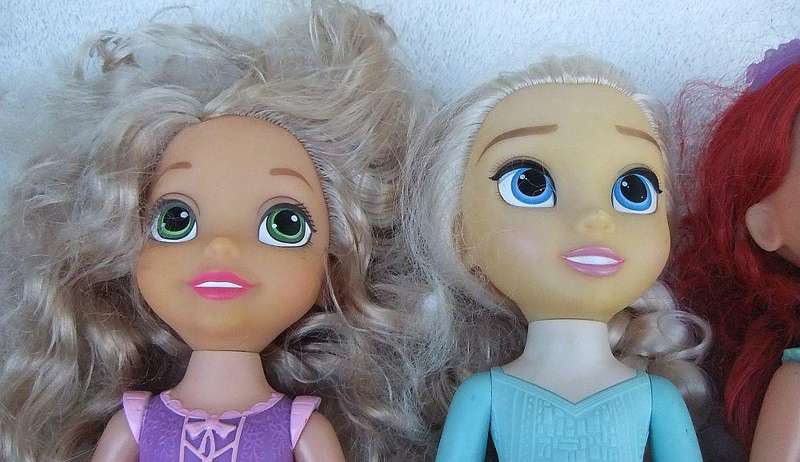 TOO SWEET !! FOUR GENUINE HIGH QUALITY DISNEY DOLLS FROM THE MOVIE ""FROZEN"" !! GREAT CONDITION !!