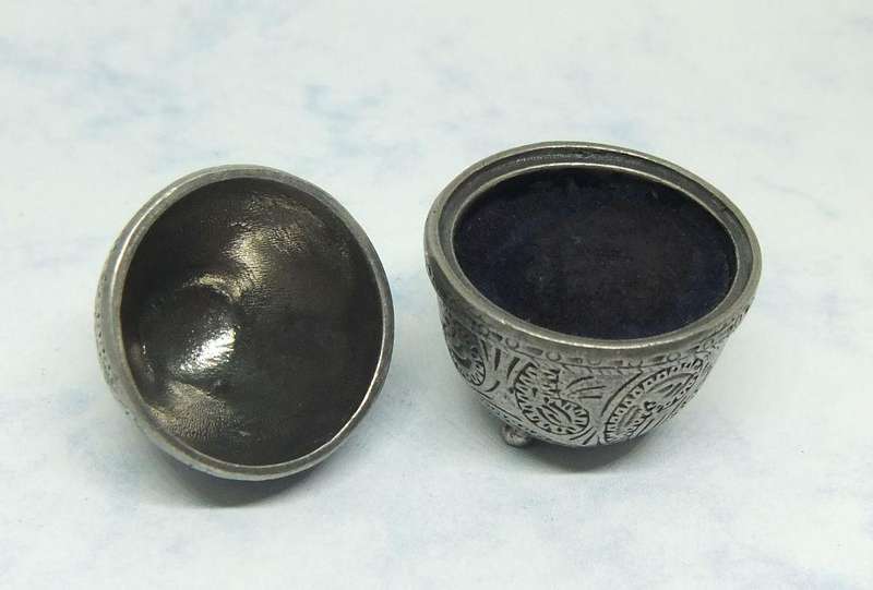 AN ADORABLE VINTAGE EGG SHAPED PEWTER TRINKET BOX WITH MAKERS STAMP ON BASE !! LOOKS IMPORTANT !!