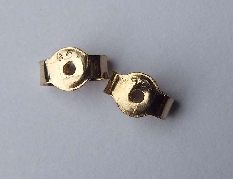 WOW !! A STUNNING PAIR OF VINTAGE 9CT GOLD AND GENUINE PEARL EARRINGS WITH HEART SHAPED BOX !!