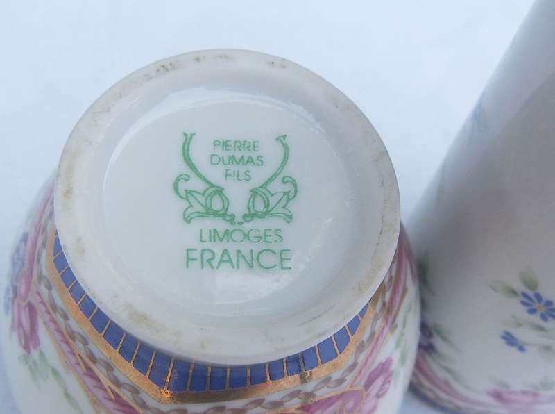 A BEAUTIFUL VINTAGE TRINKET JAR AND HOLDER DESIGNED BY PIERRE DUMAS FILS FOR LIMOGES FRANCE