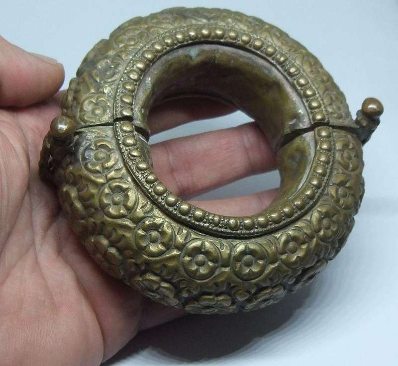 A RARER HIGHLY DETAILED ANTIQUE 1800`S NORTH AFRICAN SLAVE BANGLE AKA TRIBAL CURRENCY !! MUST SEE !!