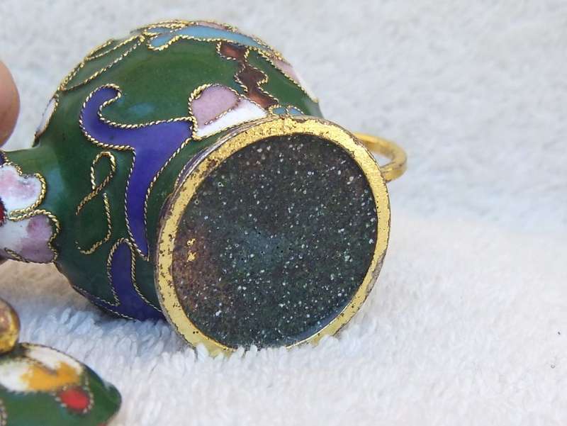 WOW !! AN ADORABLE VINTAGE MINIATURE CHINESE CLOISONNE TEAPOT WITH LID !! MUST HAVE !!