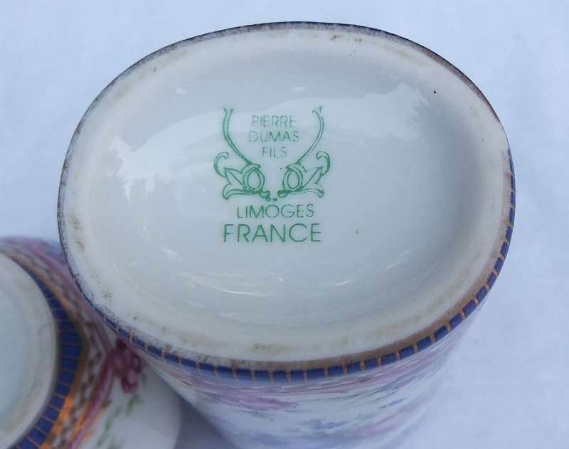 A BEAUTIFUL VINTAGE TRINKET JAR AND HOLDER DESIGNED BY PIERRE DUMAS FILS FOR LIMOGES FRANCE