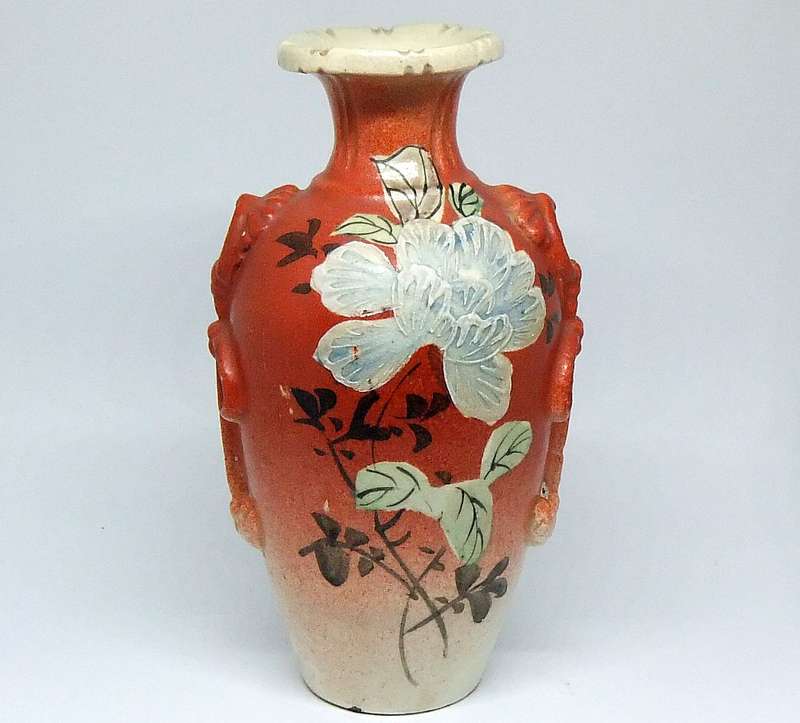 A RARE ANTIQUE LATE 1800`S HAND PAINTED JAPANESE MINIATURE POTTERY VASE WITH FLORAL DECORATION