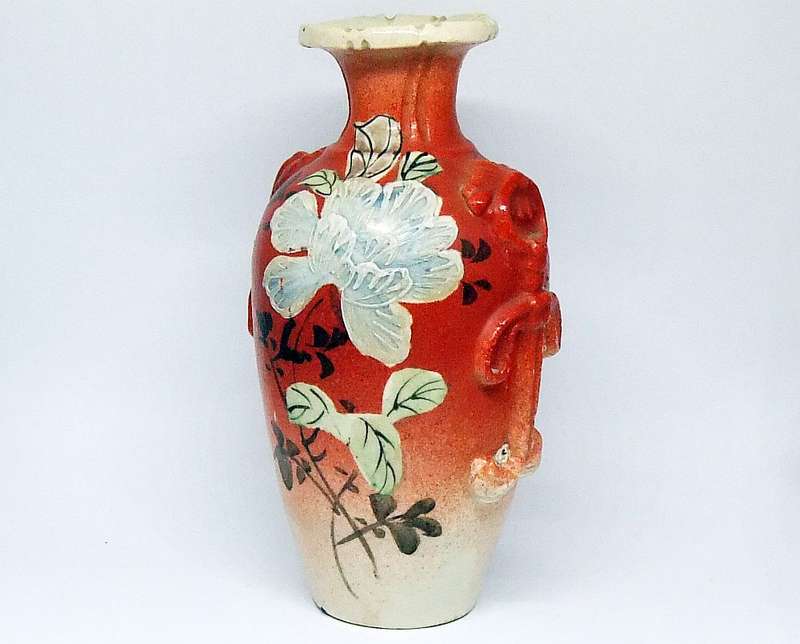 A RARE ANTIQUE LATE 1800`S HAND PAINTED JAPANESE MINIATURE POTTERY VASE WITH FLORAL DECORATION