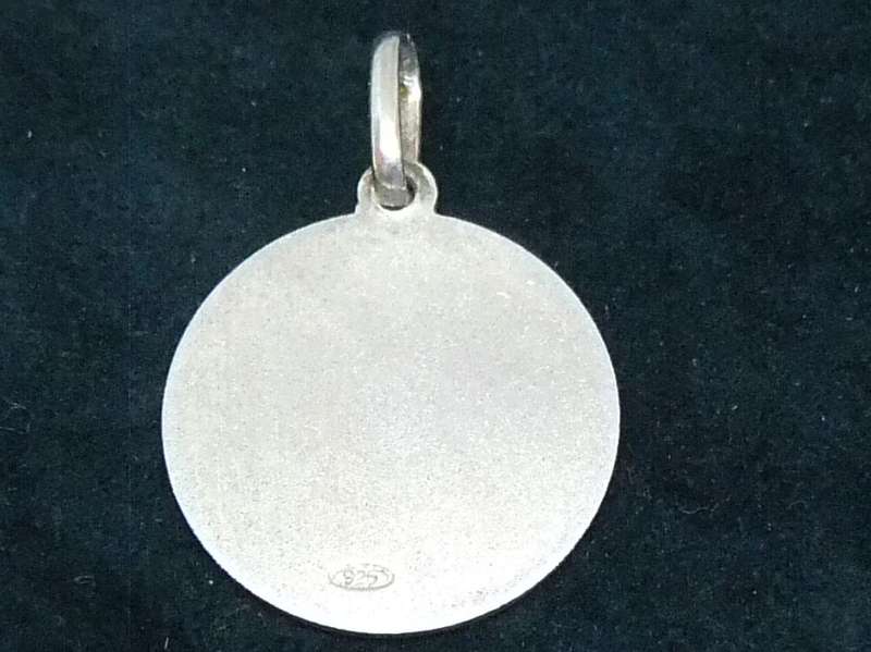 A VINTAGE SOLID STERLING SILVER ""SCORPIO"" STAR SIGN PENDANT - ZODIAC 13