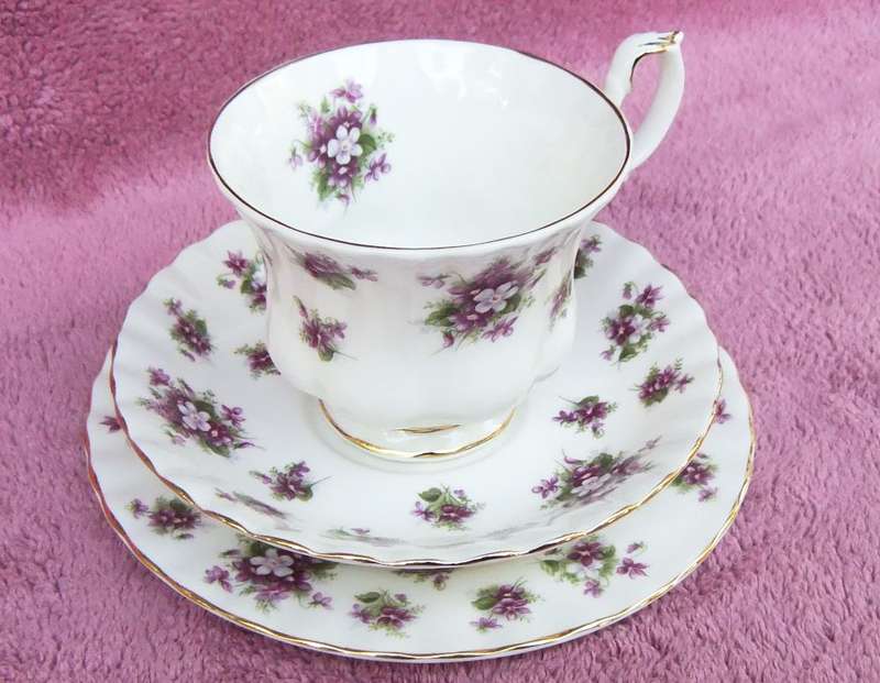 A VINTAGE ROYAL ALBERT TRIO - SWEET VIOLETS PATTERN