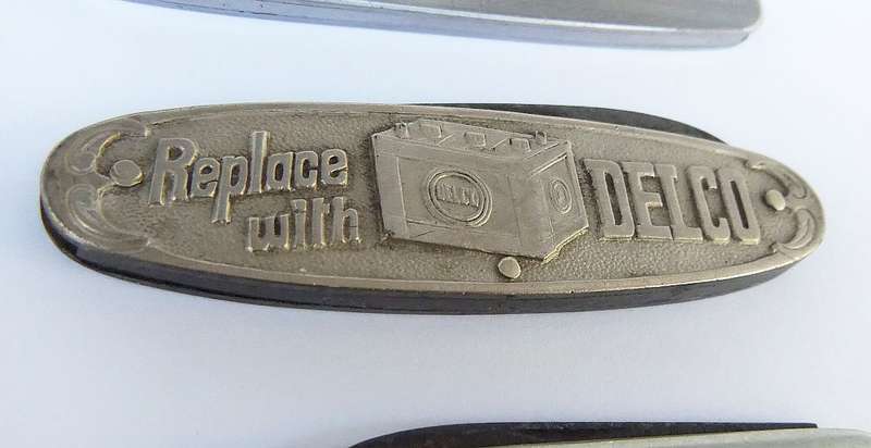 THREE VINTAGE ADVERTISING POCKET KNIVES - FRICK SEWING MACHINES / DELCO CAR PARTS / GEORGE FINDLAY