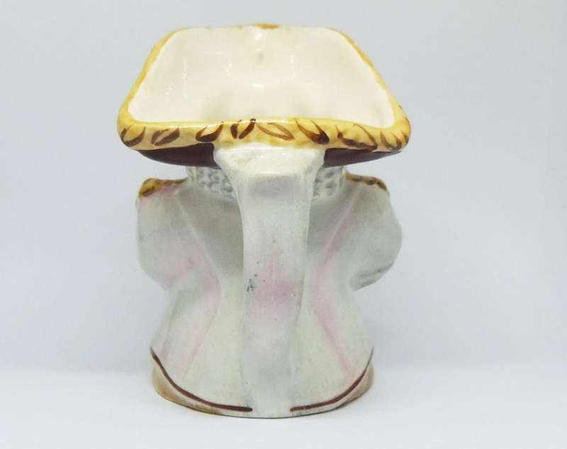 RARE FIND !! AN OLD TOBY JUG TITLED "THE COACHMAN" BY WEDGWOOD & CO ENGLAND !! GREAT DETAIL !!