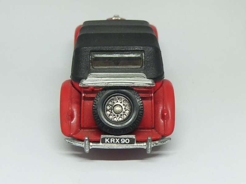 A VINTAGE DIE CAST METAL MODEL OF THE 1954 MG-TF 1500 BY CORGI