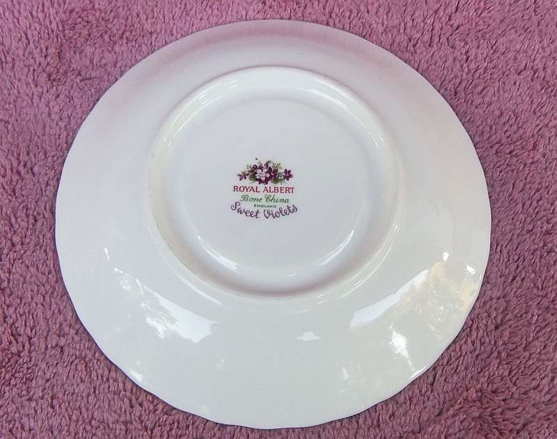 A VINTAGE ROYAL ALBERT TRIO - SWEET VIOLETS PATTERN