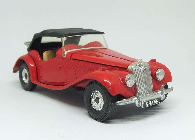 A VINTAGE DIE CAST METAL MODEL OF THE 1954 MG-TF 1500 BY CORGI