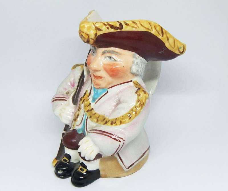 RARE FIND !! AN OLD TOBY JUG TITLED "THE COACHMAN" BY WEDGWOOD & CO ENGLAND !! GREAT DETAIL !!
