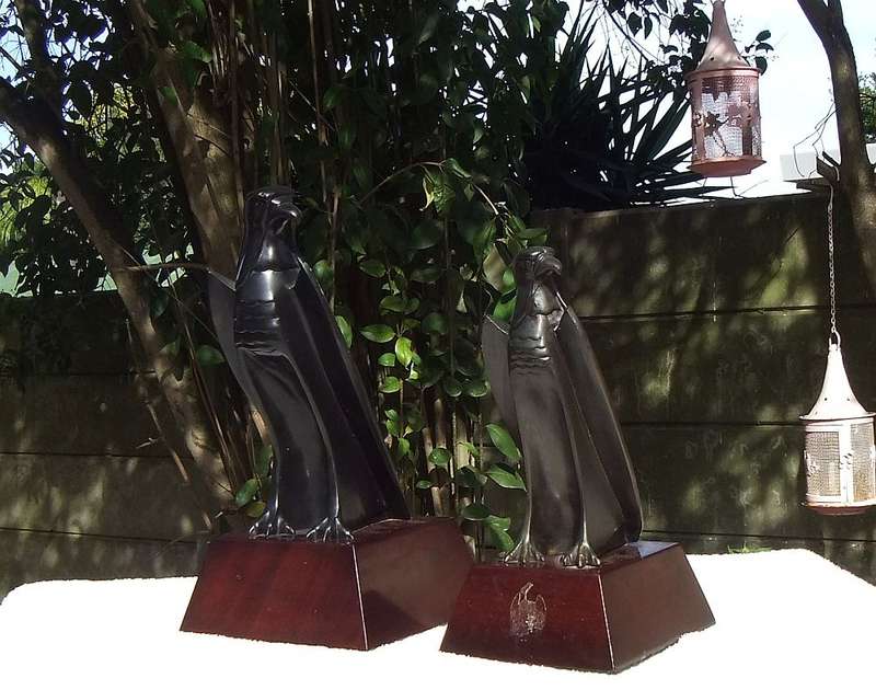 TWO MAGNIFICENT SOLID BRONZE EAGLE STATUES ON WOODEN PLINTHS