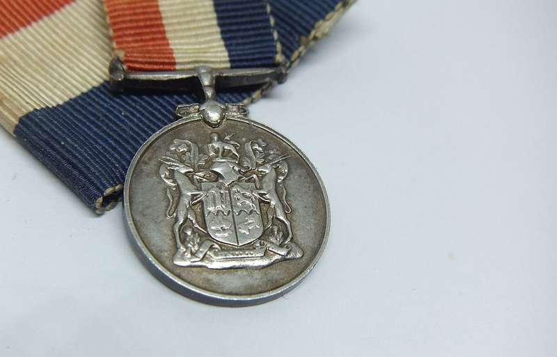 AN AWESOME WW2 MINIATURE STERLING SILVER MILITARY SERVICE MEDAL 1939-1945 WITH ORIGINAL RIBBON