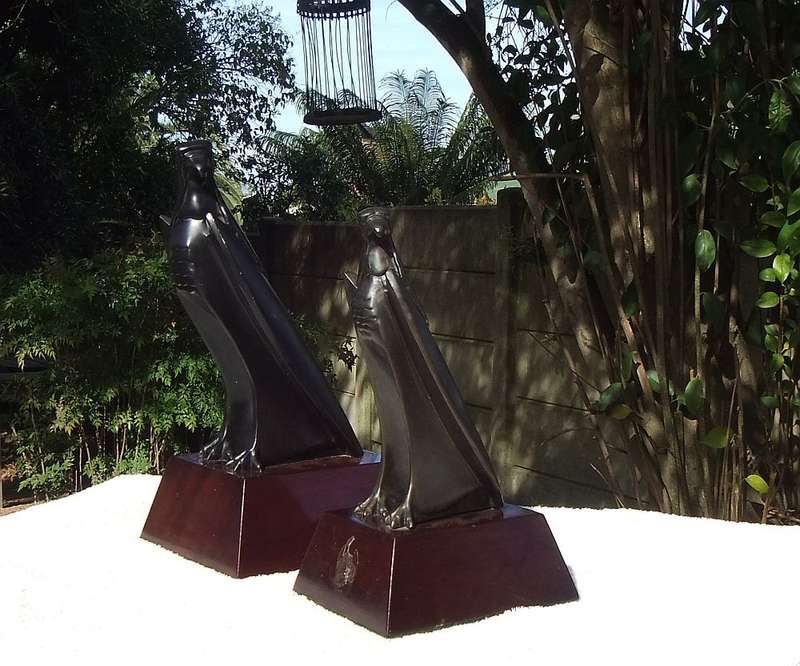 TWO MAGNIFICENT SOLID BRONZE EAGLE STATUES ON WOODEN PLINTHS