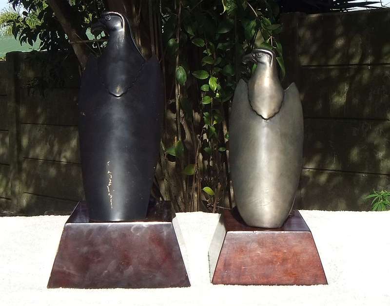 TWO MAGNIFICENT SOLID BRONZE EAGLE STATUES ON WOODEN PLINTHS