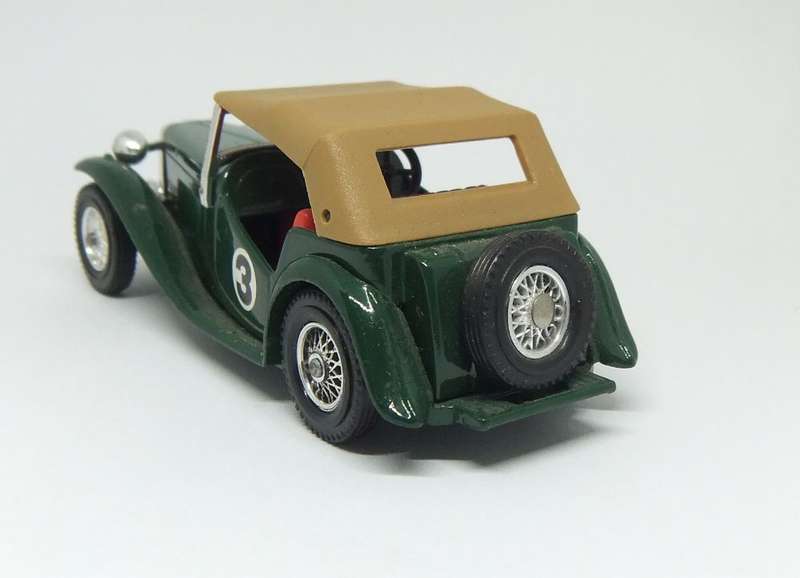 A VINTAGE 1977 DIE CAST METAL MODEL OF THE 1945 MG T.C. BY LESNEY / MATCHBOX MADE IN ENGLAND